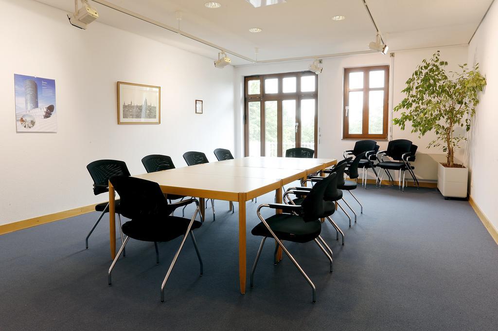 Hotel Tagungs- Und Bildungszentrum Steinbach/taunus 3*